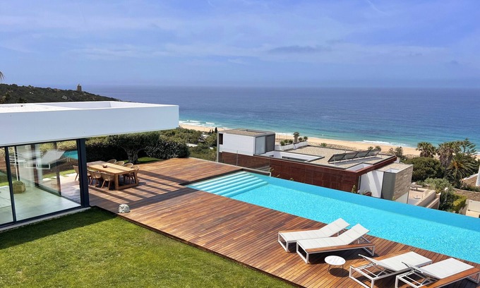 Atlanterra Villa | IMPRESIONANTE VILLA DE LUJO EN PLAYA DE LOS ALEMANES | 6 PAX