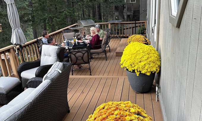 Hamilton Branch Casa | Stunning and Luxurious Riverfront home for 6 with two king beds