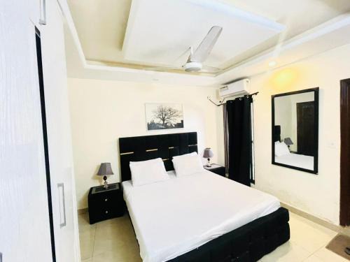 E-11 Sector Apartamento | Stunning and Peaceful 1BHK,Free Parking + WIFI