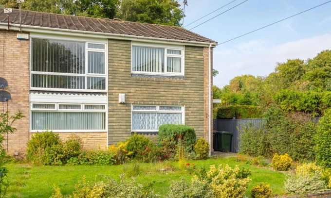 Hazlerigg Casa | Stunning and spacious 2 - bedroom house with a family feel
