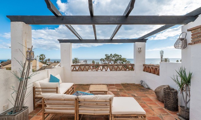 Urbanizacion Costabella Casa | Stunning andaluzian 3 bedroom house with sea views — 60 meters from the beach
