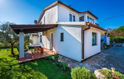 Liznjan Apartamento | Stunning Apartment In Liznjan With Wifi