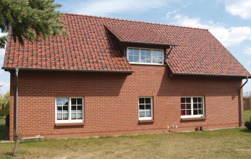 Roggentin Apartamento | Stunning Apartment In Mirow Ot Qualzow