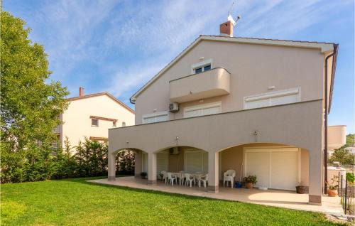 Sarsoni Apartamento | Stunning Apartment In Mladenici