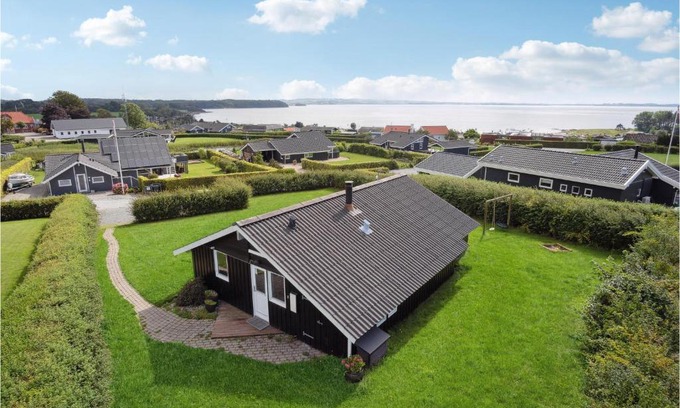 Ronde Apartamento | Stunning Apartment In Rønde With Sauna