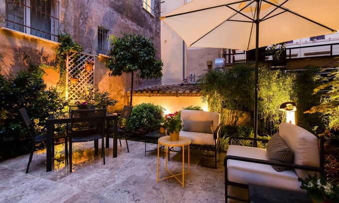 Rione III Colonna Apartamento | Stunning Apartment With Private Garden