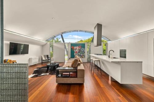 Clayfield Casa | Stunning Architectural Home