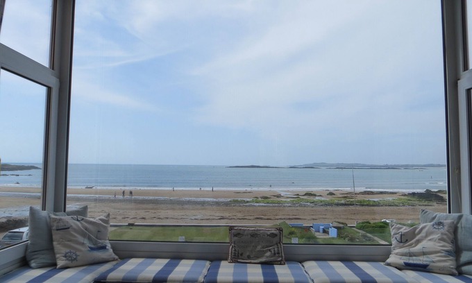 Rhosneigr Casa | Impresionantes vistas de la bahía y puestas de sol visto desde todos los ambientes. Sala de juegos. Wetroom.