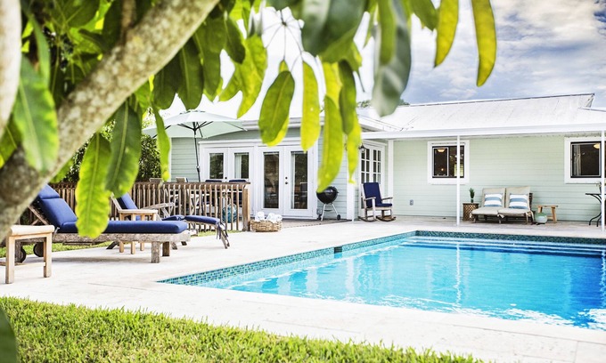 Bonita Springs Casa | Beach Cottage! ¡A solo 1.5 millas de la fantástica playa Bonita! familiar