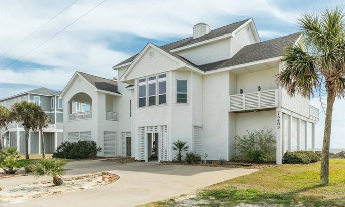 Indian Beach Casa | Stunning Beach Front Retreat in Galveston