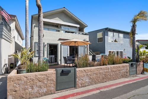 South Mission Beach Casa | Stunning Beach Home - large patio, parking, ac & dog friendly!