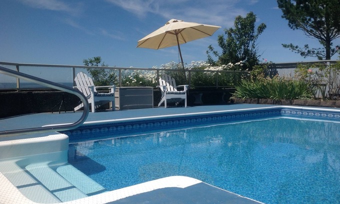 Bellingham Casa | Stunning beach house with pool and hot tub. Pet friendly! Great for families!