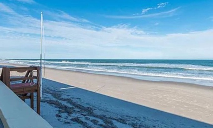 Ocean Spray Condominio | Stunning beachfront ground-floor unit, a stone's throw from the sea