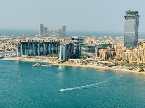 Dubai Marina Apartamento | Stunning Beachfront 1BR Apartment in Palm Jumeirah By ĀYA Boutique