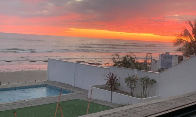Olon Chalet De Esquí | Stunning beachfront 2 bedrooms luxury home