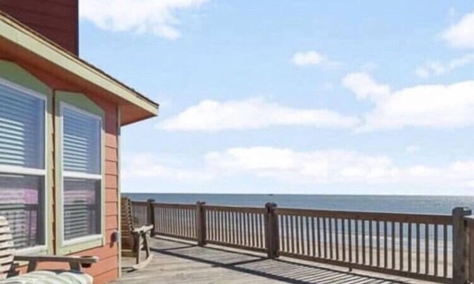 Port Bolivar Casa | Stunning Beachfront 3 Bedroom Home, CoralMoonBeach