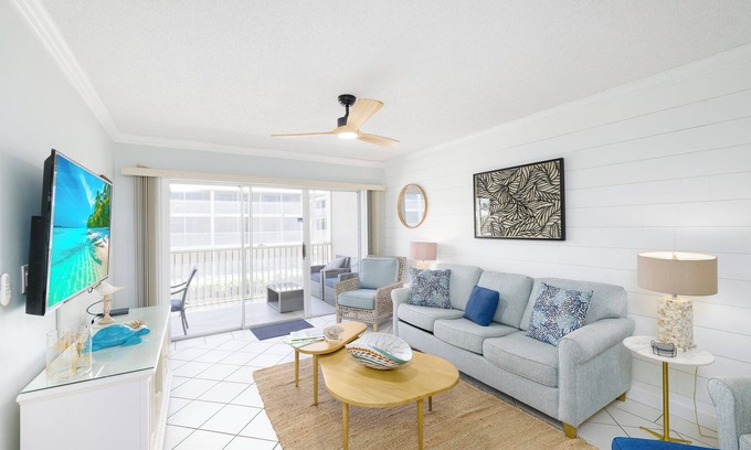Beachview Country Club Estates Condominio | Stunning Beachfront Condo, 2bd/2bath