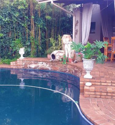 Germiston Apartamento | Stunning BnB in Gorgeous Garden Setting