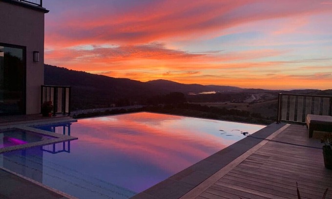 Farm Hills Villa | ¿¡Listo para sorprenderte!?