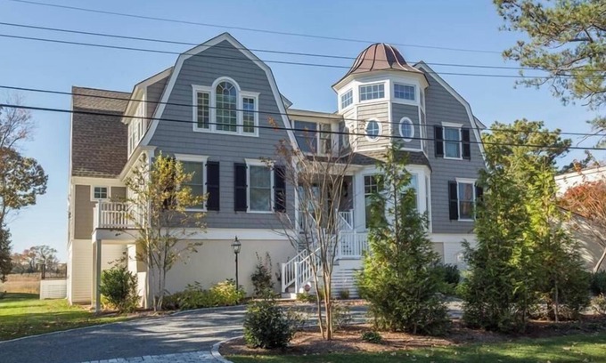 North Shores Casa | Stunning Canal-Front Home in North Shores with Private Pool & Elevator!