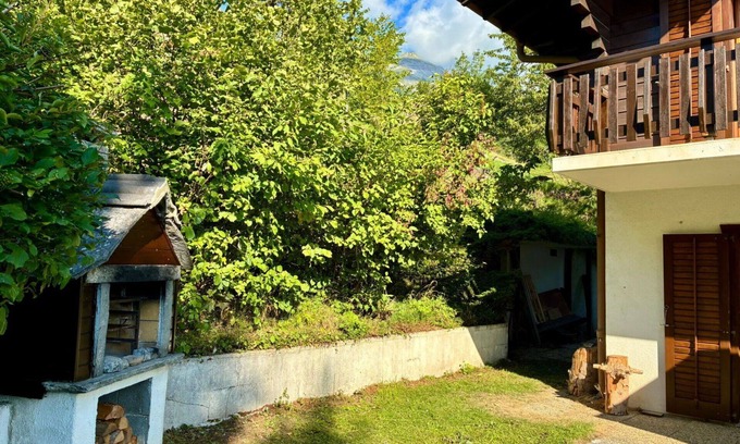 Chamoson Casa | Maravillosa casa de vacaciones privada para 6 personas con WIFI, TV, terraza y aparcamiento