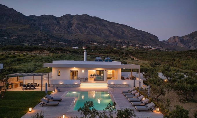 Lefkogeia Villa | Stunning Chania Villa | 4 Bedrooms | Villa Szayelaporro | Beautiful Mountain Views and Outdoor Pool | Lefkogeia, Plakias