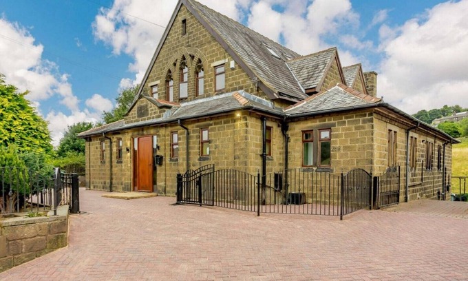 Oxenhope Casa | Stunning Chapel, Haworth Yorkshire Hot Tub for 6, Celebration House Superb Views
