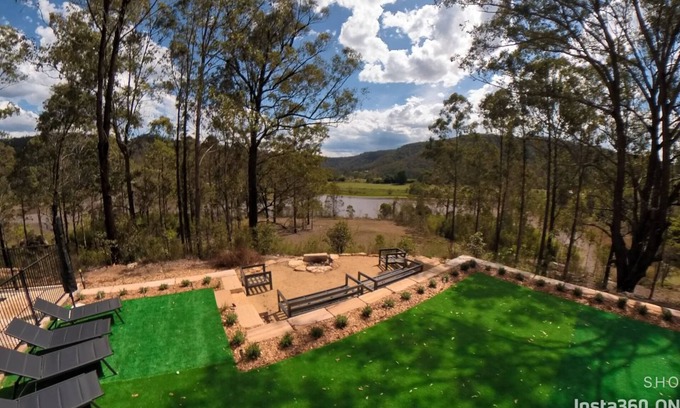 St. Albans Casa | Stunning 'Chapel' in the bush with pool, pet friendly