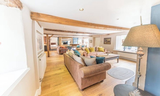 Bretherdale Otro | Stunning Character Property with Hot tub