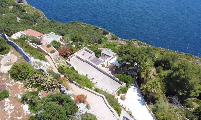 Gagliano del Capo Chalet De Esquí | Stunning cliff house with fantastic sea view (B)