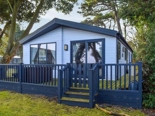 Corton Casa | Stunning Cliff Top Cottage - Uk48809