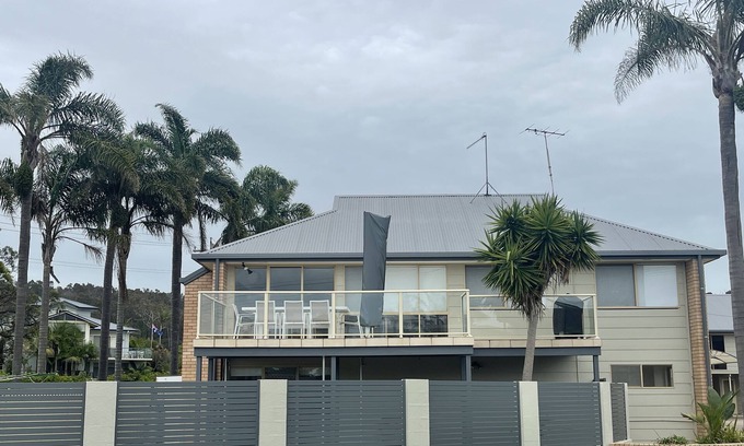 Tathra Casa | Stunning Coastal Retreat - Walking distance to Beach and Cafes.
