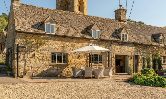 Snowshill Village Casa | Stunning Cotswold Cottage in Snowshill, Broughwood Cottage