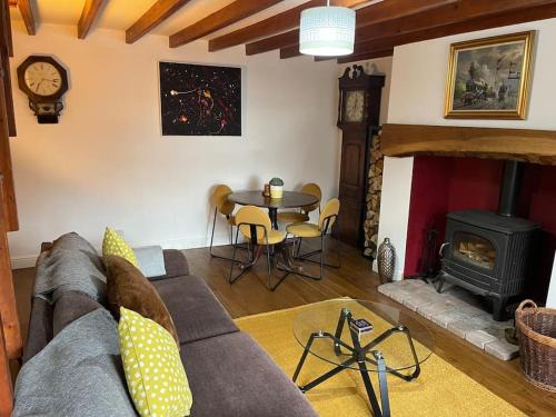Frosterley Casa | Stunning Cottage with Log Burner