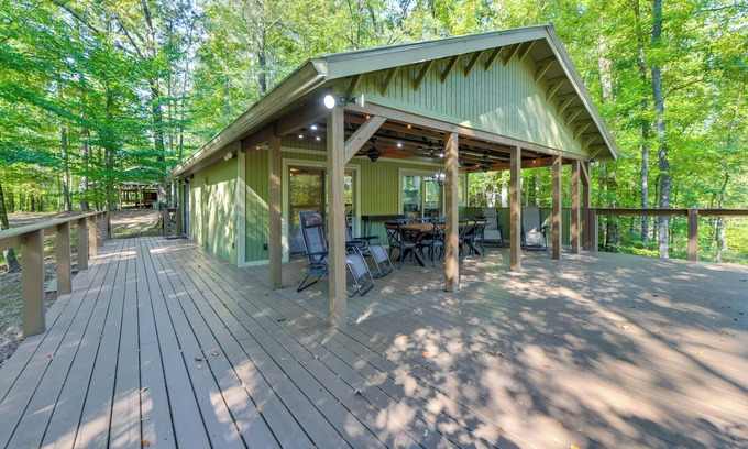 Howard Cabina | Stunning Culloden Cabin with Deck & Creek View!