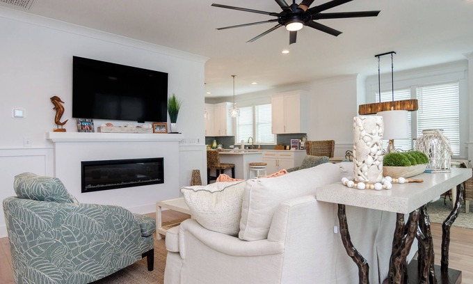 Carolina Beach Casa | Stunning Custom Built Home Near Boardwalk!
