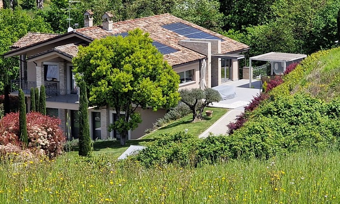 Frosinone Apartamento | Stunning design apartment in villa, with all amenities, close to hundred.