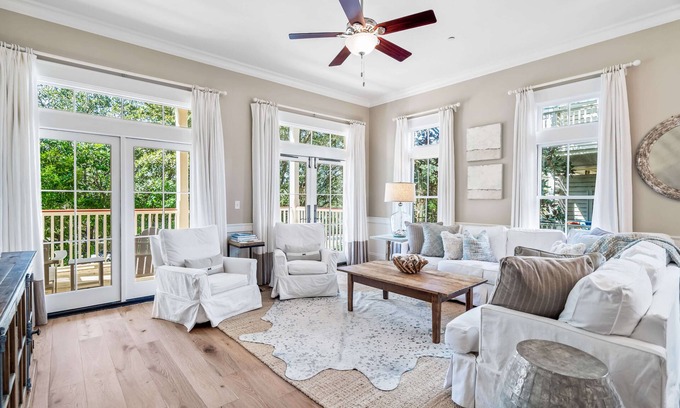 Beach District Condominio | Southside 30A Designer All Suite Condo.