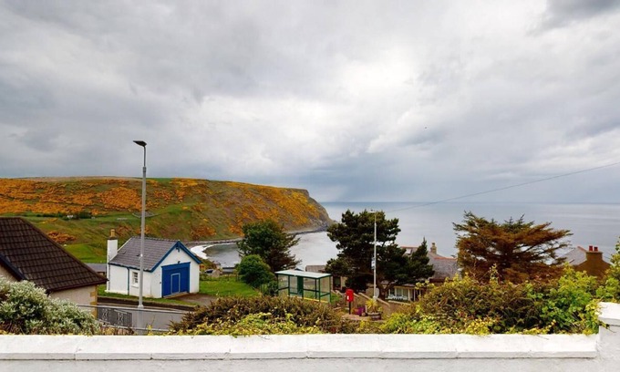 Gardenstown Casa | Stunning double storey home with sea views and sleeps 7