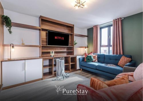 Failsworth Casa | Stunning Five Bedroom Manchester House with Free Parking By PureStay Short Lets & Serviced Accommodation