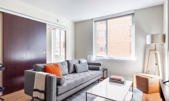Foggy Bottom Apartamento | Stunning Foggy Bottom 1BR w/ Gym, walk to GWU, Metro, by Blueground