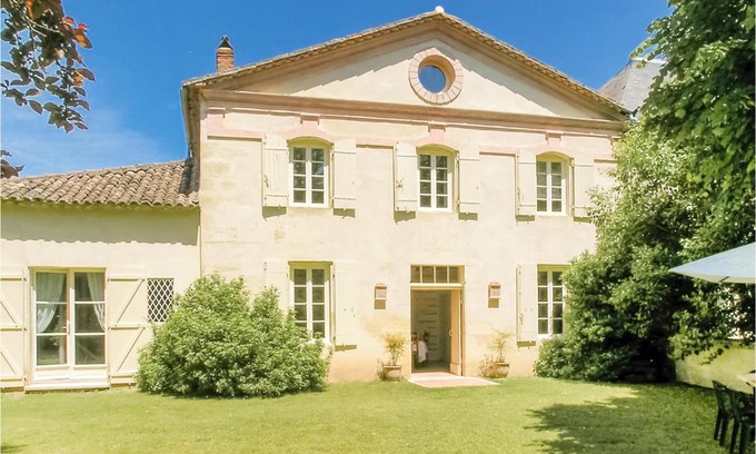 Saint-Antoine-de-Breuilh Casa | Stunning Home In St Antoine De Breuilh