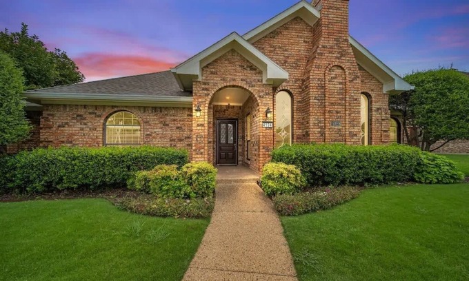 Far North Dallas Casa | Stunning Gables House, Basketball Court