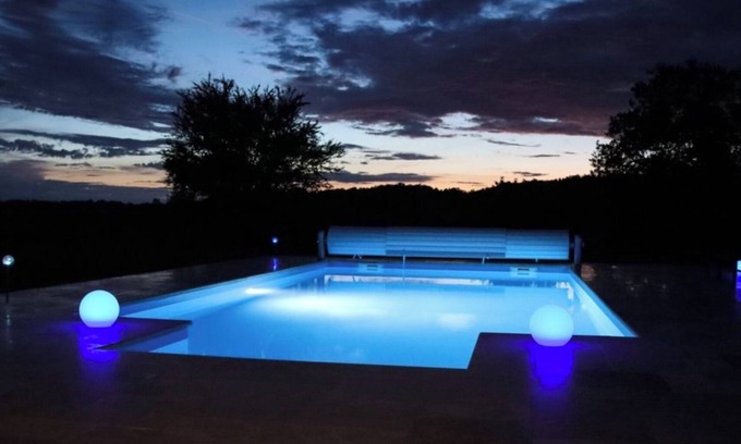 Lalinde Cabaña | Stunning Gite in the Dordogne countryside, 30 minutes from Bergerac