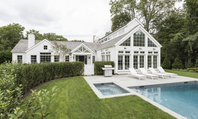 Village of East Hampton Casa | Impresionante nueva construcción, al sur de la autopista "Jericho Farm", capacidad para 10 personas