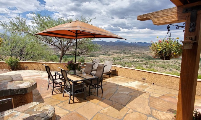 Rio Rico Casa | Stunning High Desert View in Secluded Mountain Setting