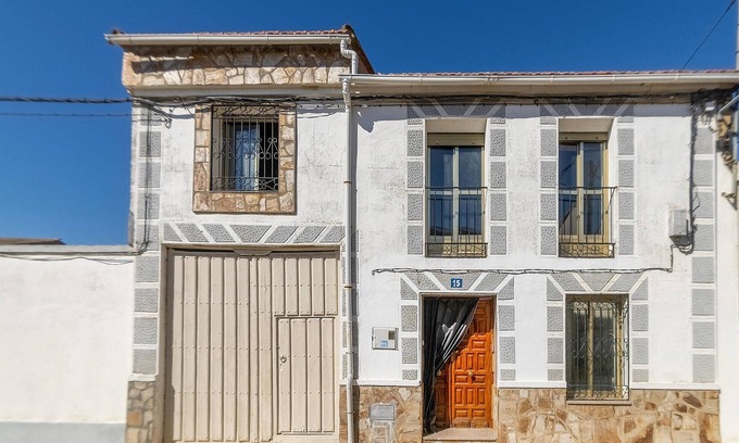 Villarrin de Campos Casa | Stunning home in Villarrín de Campos