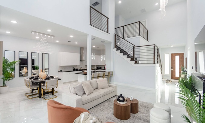 Garden Oaks Casa | Stunning home away from home! Only 15 minutes from Downtown Houston