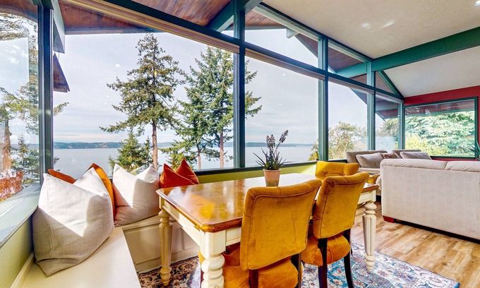 Federal Way Casa | Stunning Home, Breathtaking Views, w/ Hot Tub, WIFI, & Two Kids Play Areas!