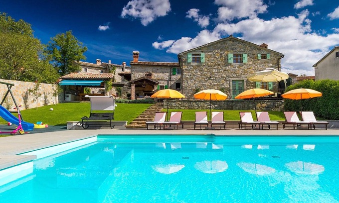 Buzet Casa | Impresionante casa en Buzet